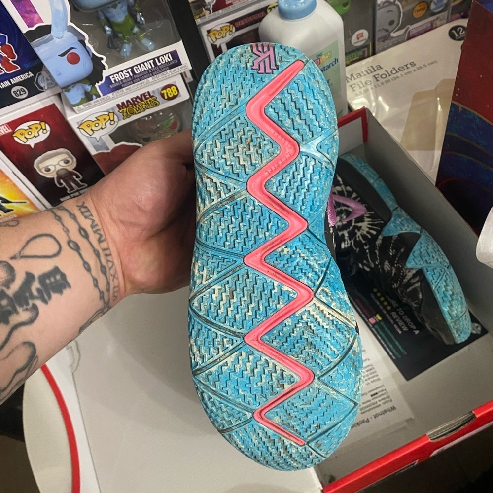Nike Kyrie Tie Dye Design Sneakers - Picture 2 of 3